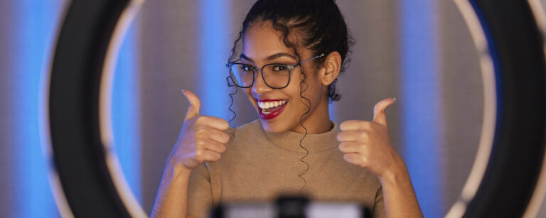 Benefícios do Marketing de Influência: O papel crucial na Economia Criativa e o Retorno Sobre o Investimento (ROI)