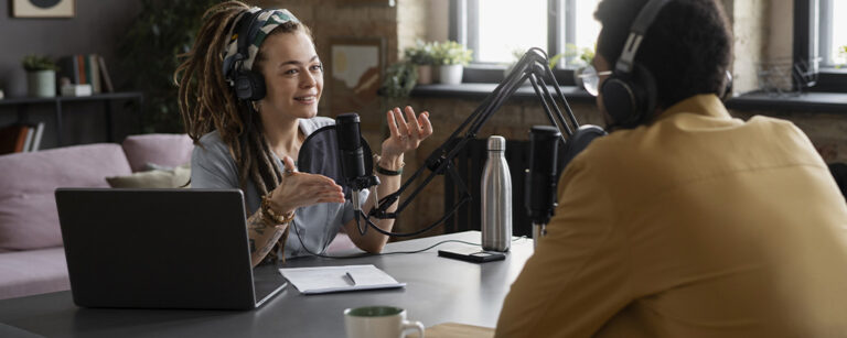 O Cenário dos Podcasts: Uma Análise Global e Nacional